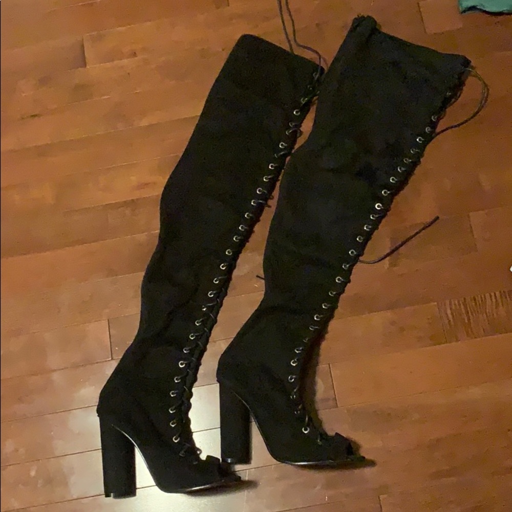 LACE UP KNEE HIGH BOOTIES